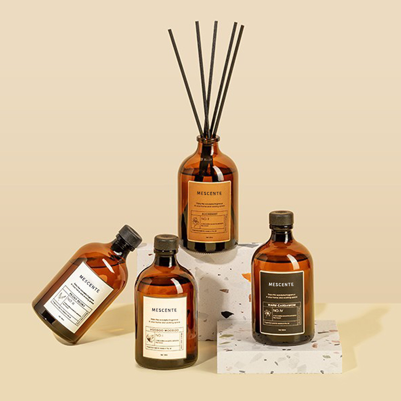 Besar Hitam Dan Emas 100ml Kaca Mewah Berwarna-warni Kayu Fiber Reed Diffuser Penyegar Udara Pelarut