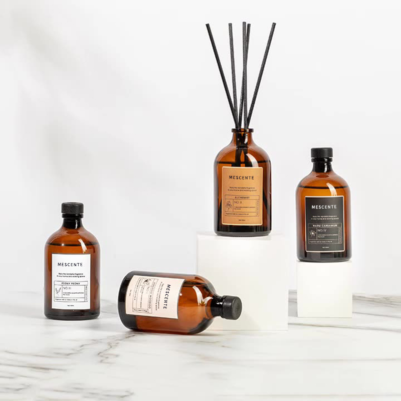 Besar Hitam Dan Emas 100ml Kaca Mewah Berwarna-warni Kayu Fiber Reed Diffuser Penyegar Udara Pelarut