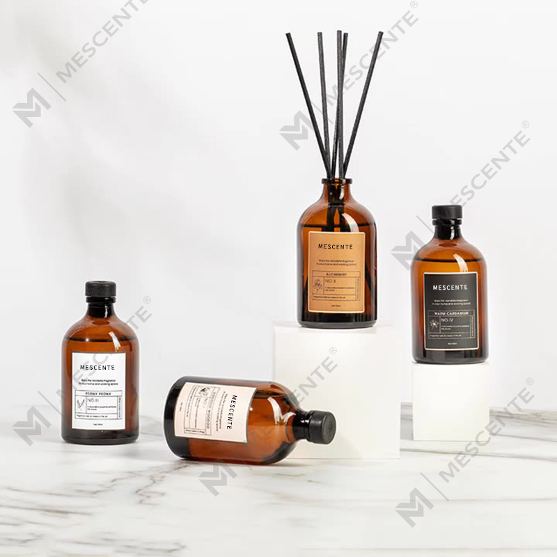 Besar Hitam Dan Emas 100ml Kaca Mewah Berwarna-warni Kayu Fiber Reed Diffuser Penyegar Udara Pelarut