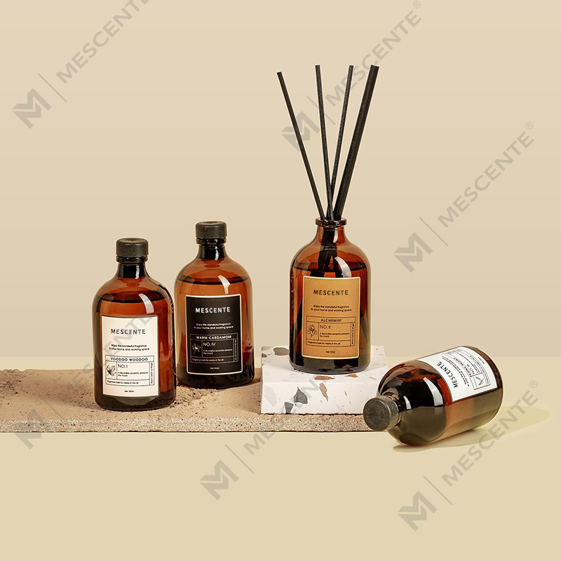 Besar Hitam Dan Emas 100ml Kaca Mewah Berwarna-warni Kayu Fiber Reed Diffuser Penyegar Udara Pelarut